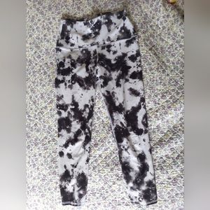 Evolution & Creation Mia Leggings Exercise Pants Black and White
